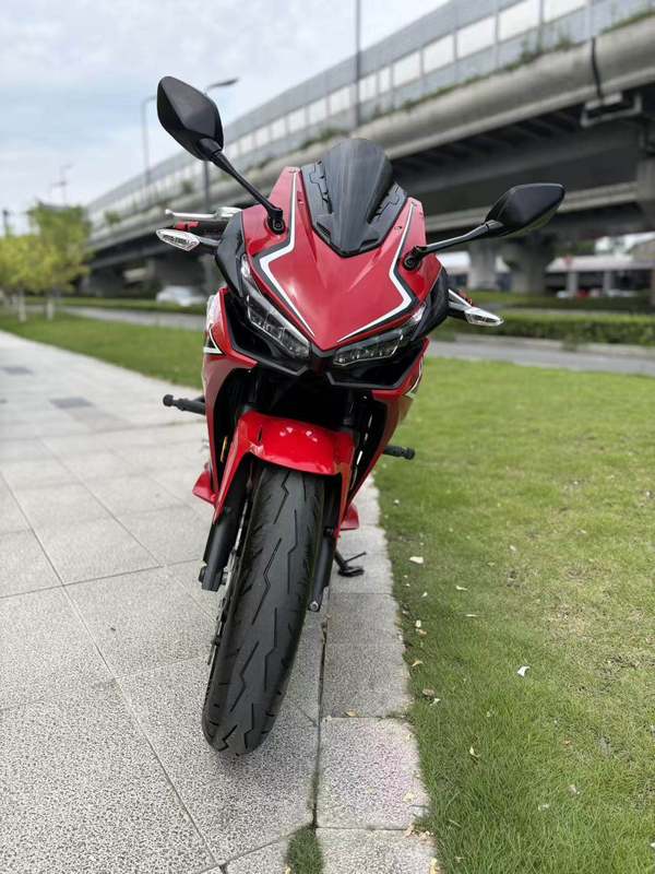 二手本田CBR400R