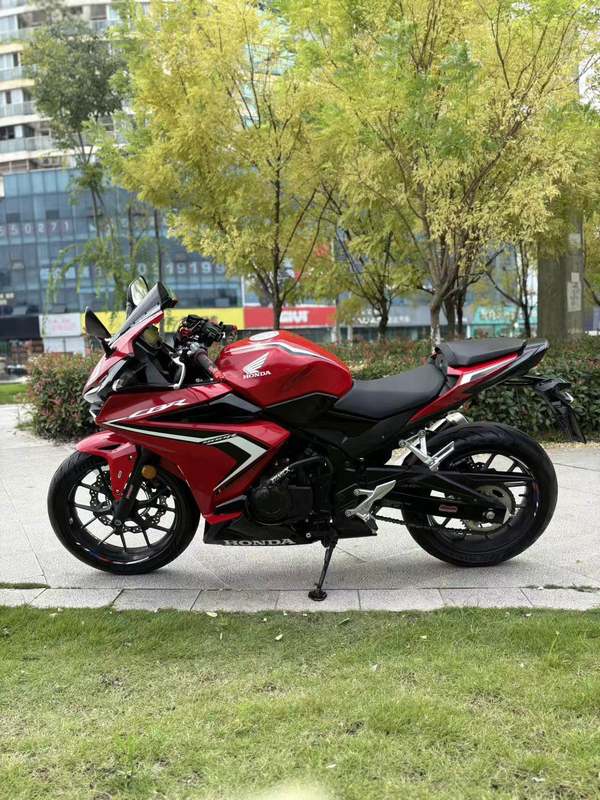 二手本田CBR400R
