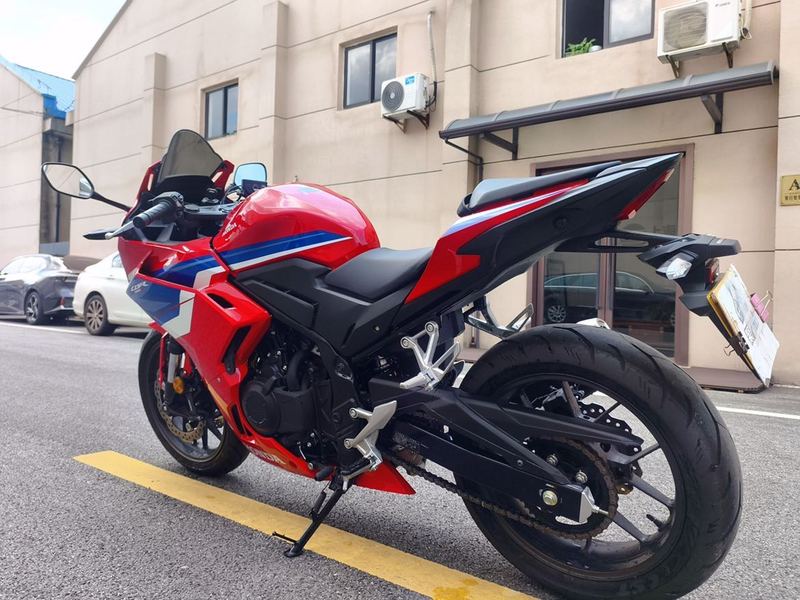 二手本田CBR400R