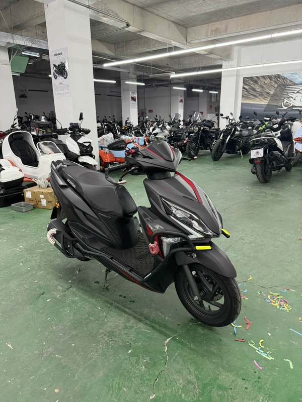 二手新大洲本田裂行 RX125Fi