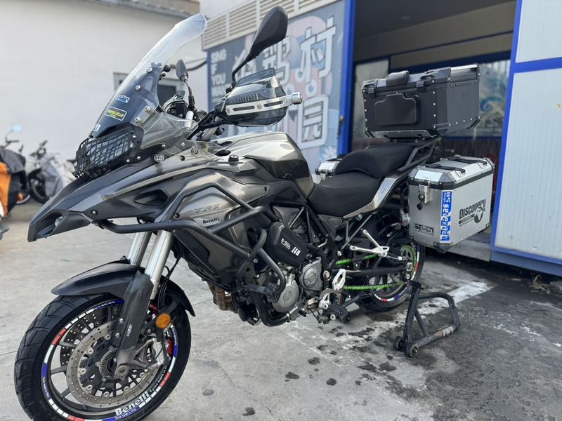 二手贝纳利金鹏 TRK502