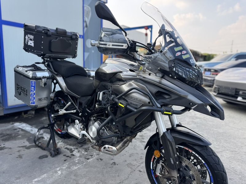 二手贝纳利金鹏 TRK502