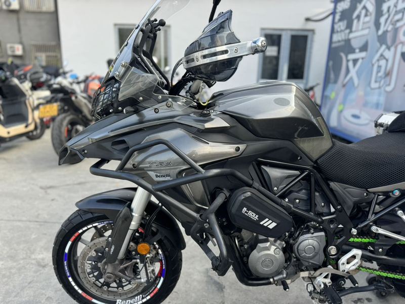 二手贝纳利金鹏 TRK502