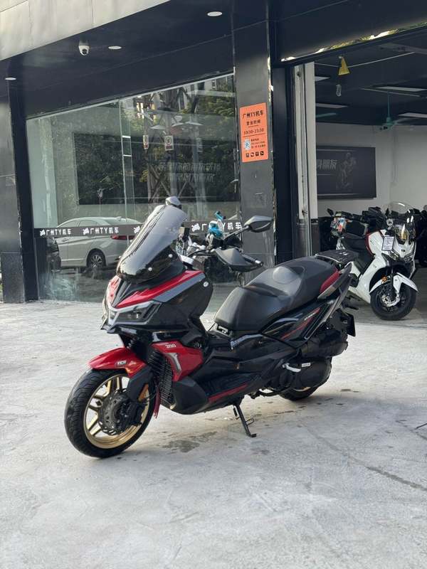 二手三阳哈士奇 Husky ADV300