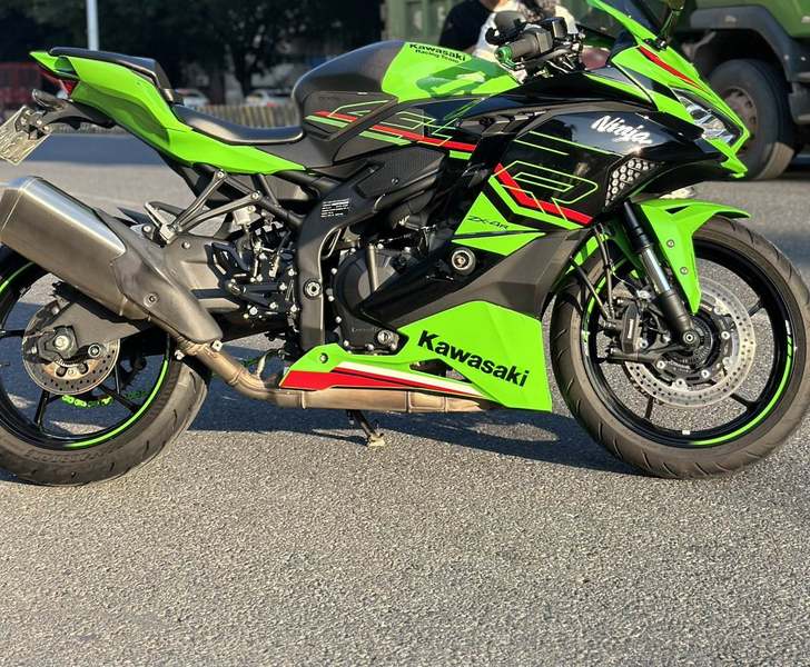 二手川崎ZX-4R