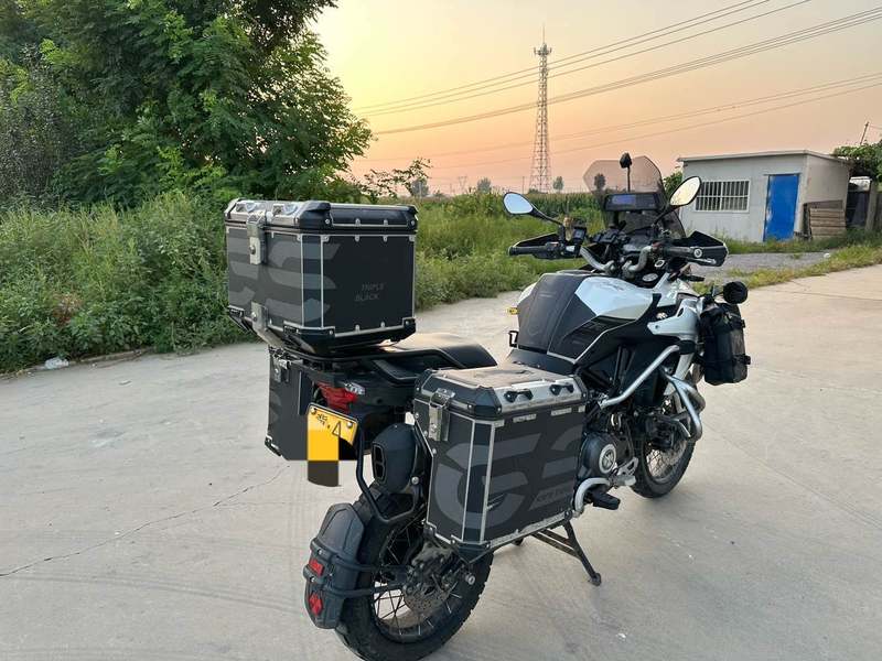 二手贝纳利金鹏 TRK502
