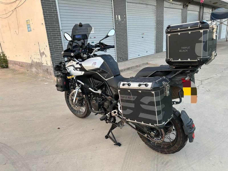 二手贝纳利金鹏 TRK502