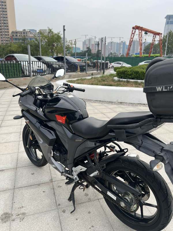 二手济南铃木极客飒 Gixxer 155