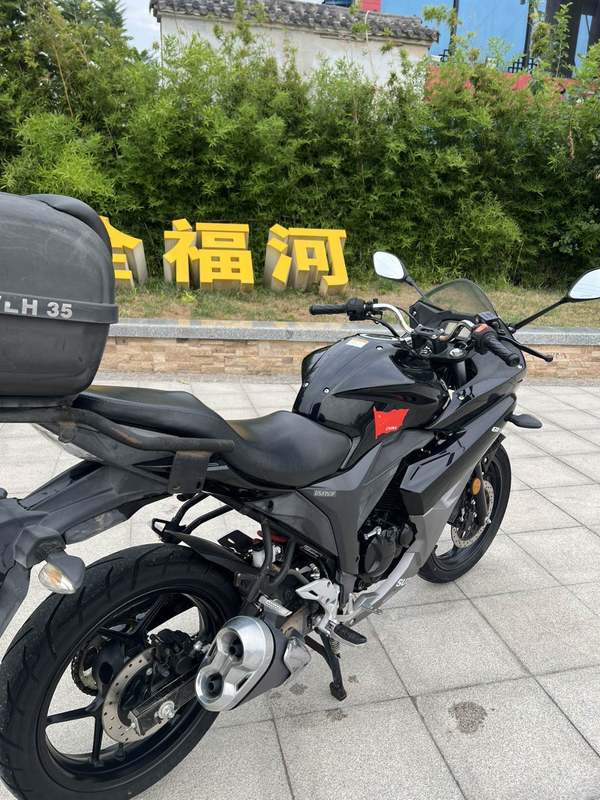 二手济南铃木极客飒 Gixxer 155