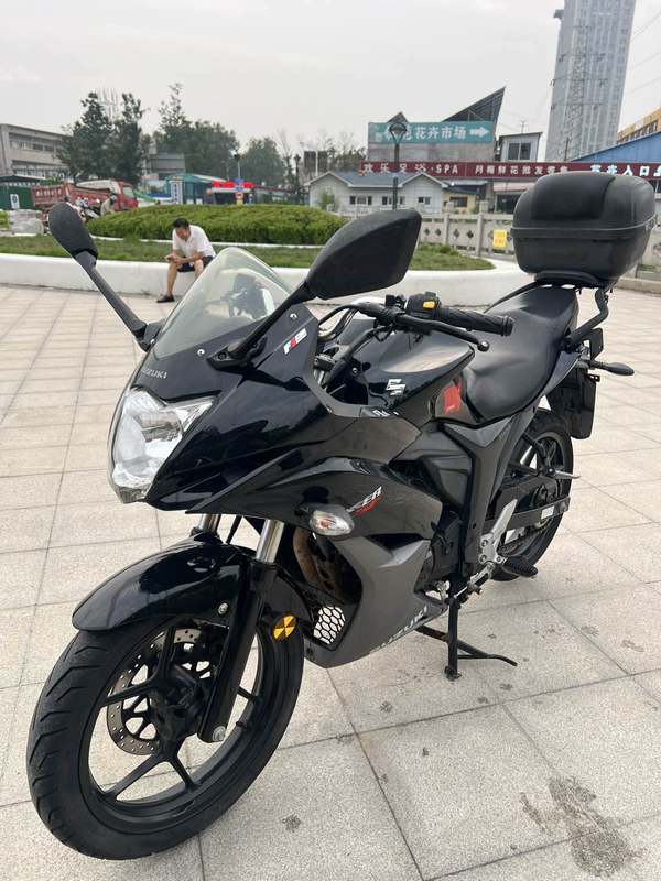 二手济南铃木极客飒 Gixxer 155