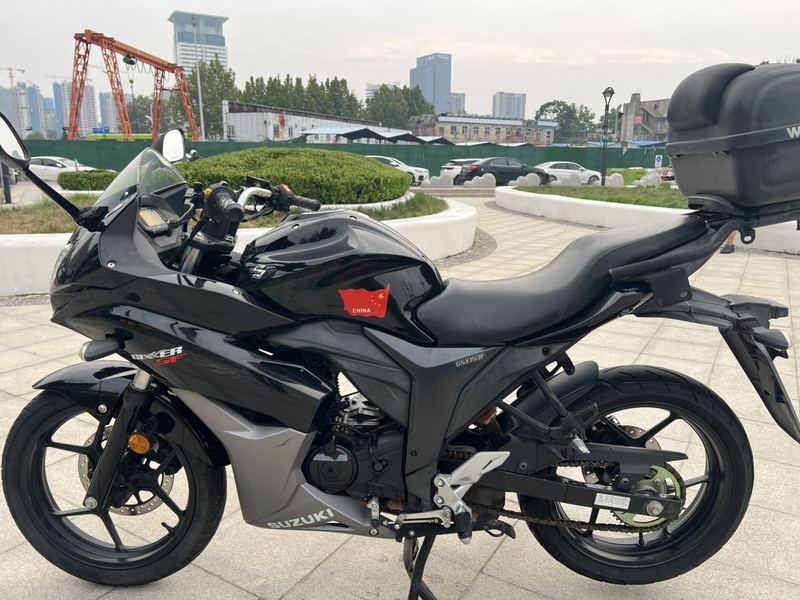 二手济南铃木极客飒 Gixxer 155