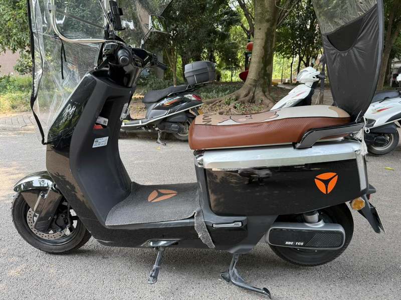 二手雅迪冠能 E80