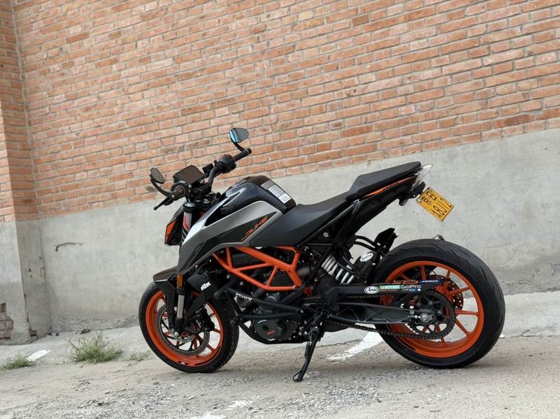 二手KTMR2R390 Duke