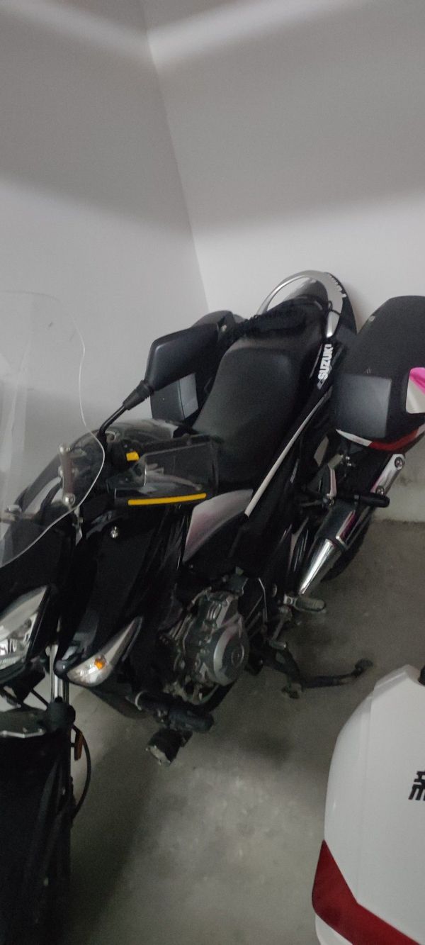 二手豪爵铃木骊驰 GW250