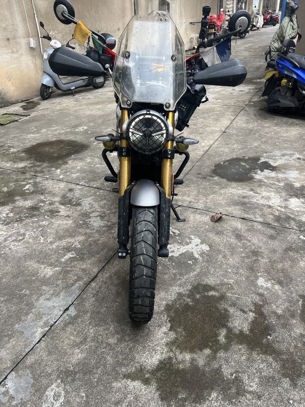 二手凯旋Scrambler 400 X