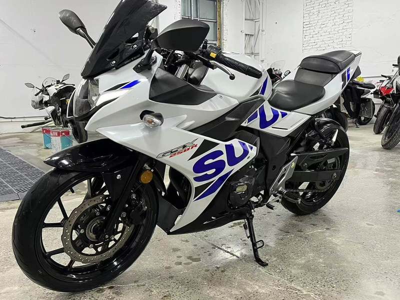 二手豪爵铃木GSX250R