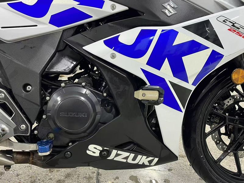 二手豪爵铃木GSX250R