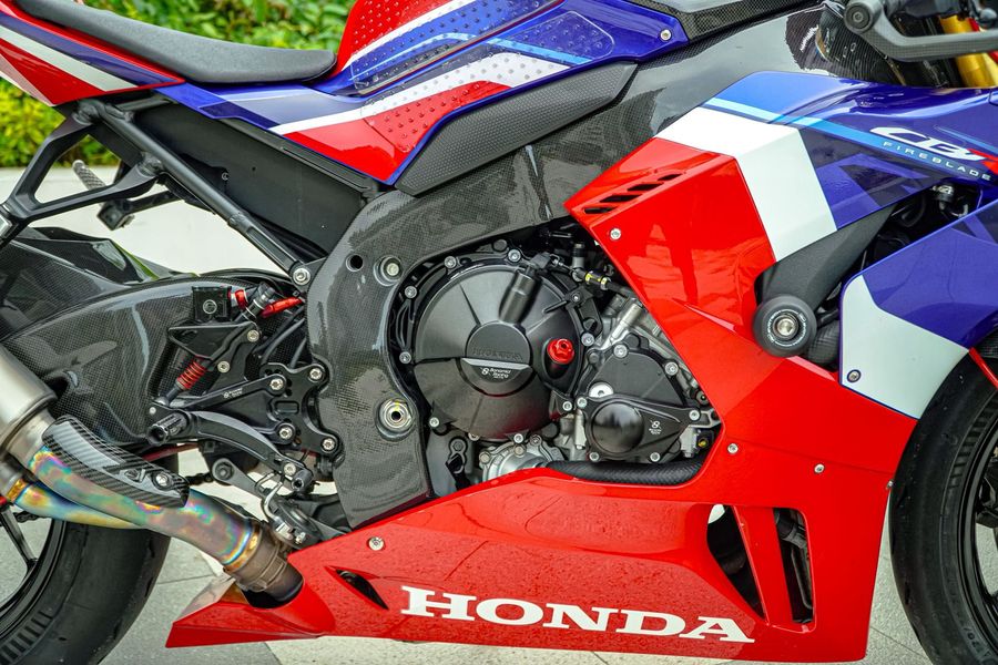 二手本田CBR 1000 RR-R