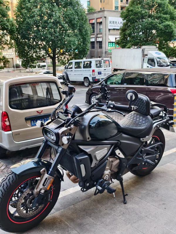 二手QJMOTOR闪700