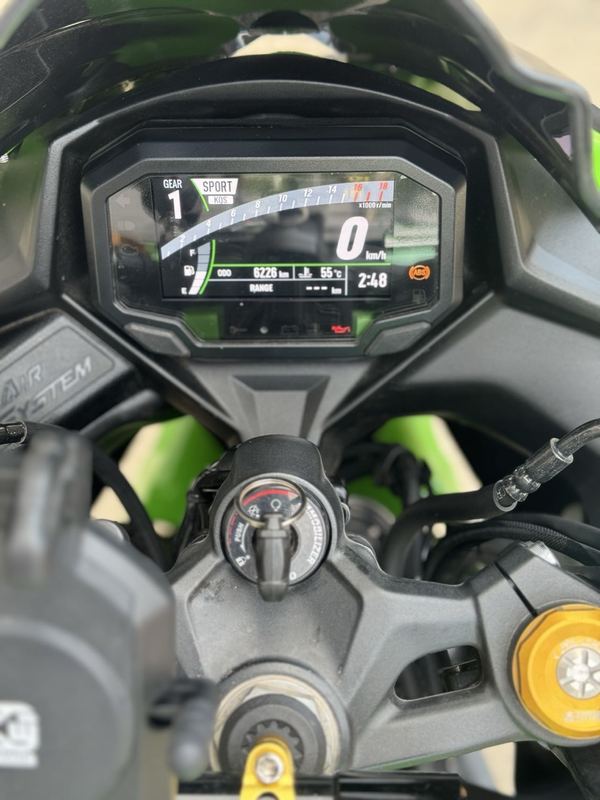 二手川崎ZX-4R