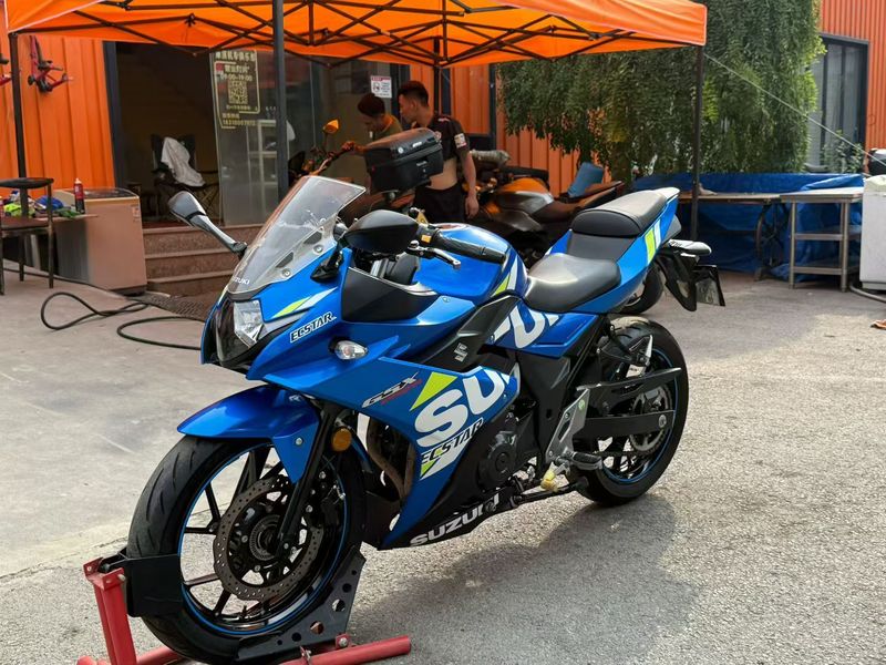 二手豪爵铃木GSX250R