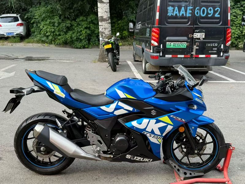 二手豪爵铃木GSX250R