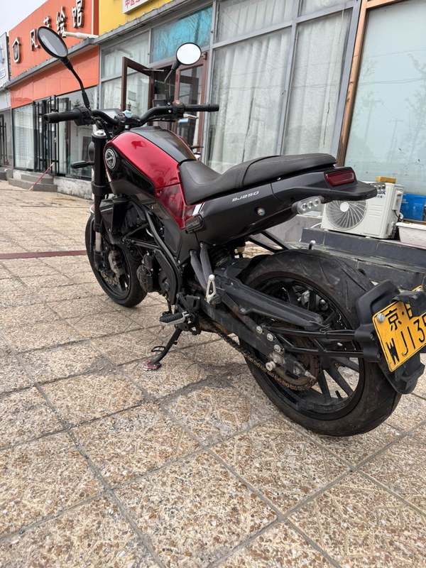 二手贝纳利幼狮 Leoncino 250