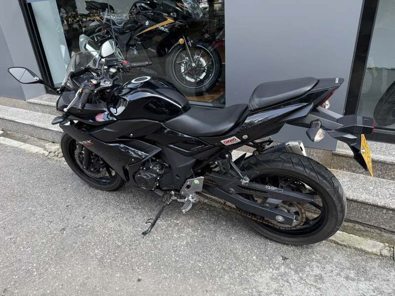 二手豪爵铃木GSX250R