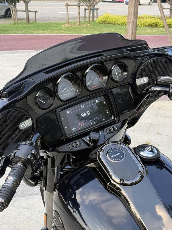 二手哈雷戴维森大道滑翔 Street Glide