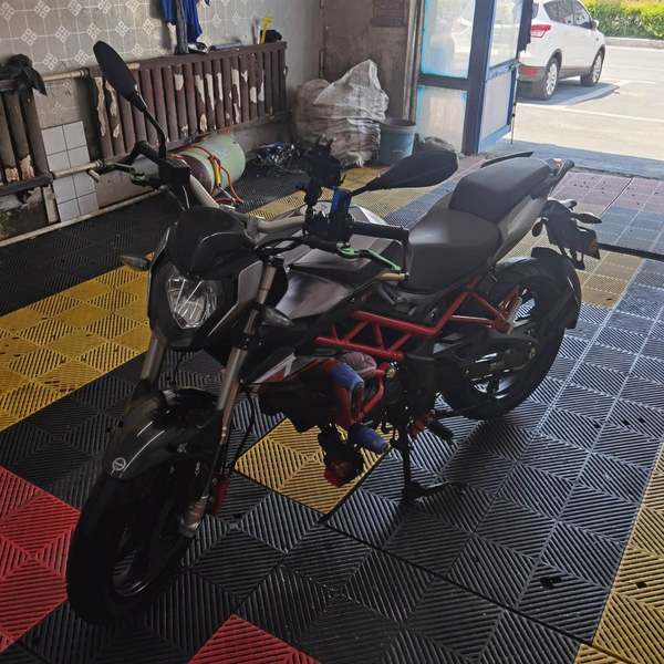 二手贝纳利红宝龙 TNT150i