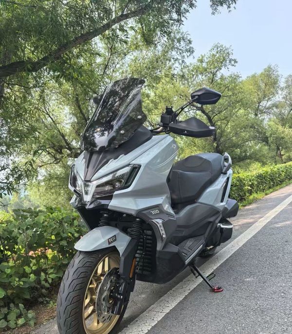 二手三阳哈士奇 Husky ADV300