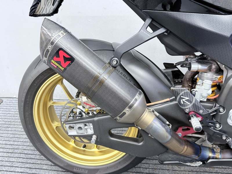 二手阿普利亚RSV4