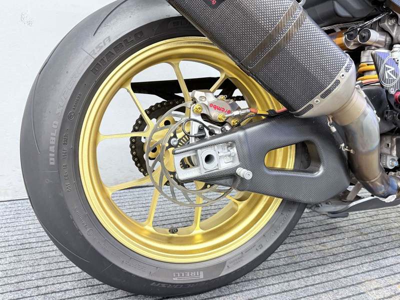 二手阿普利亚RSV4