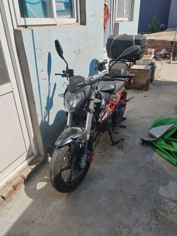 二手贝纳利红宝龙 TNT150i