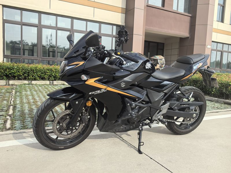 二手豪爵铃木GSX250R