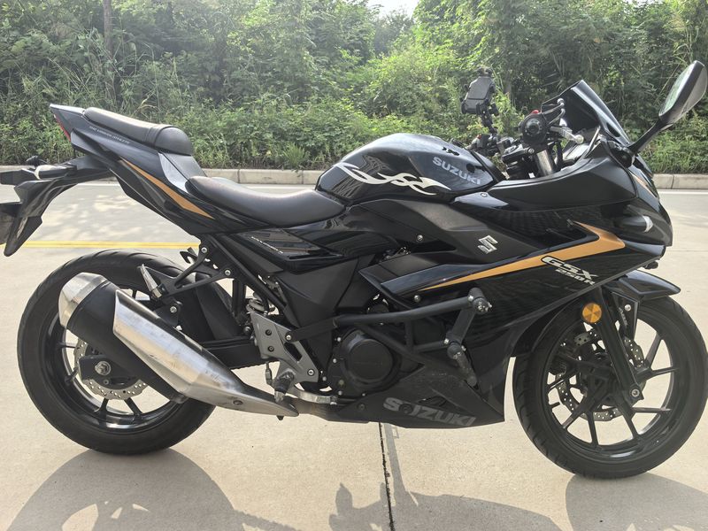二手豪爵铃木GSX250R