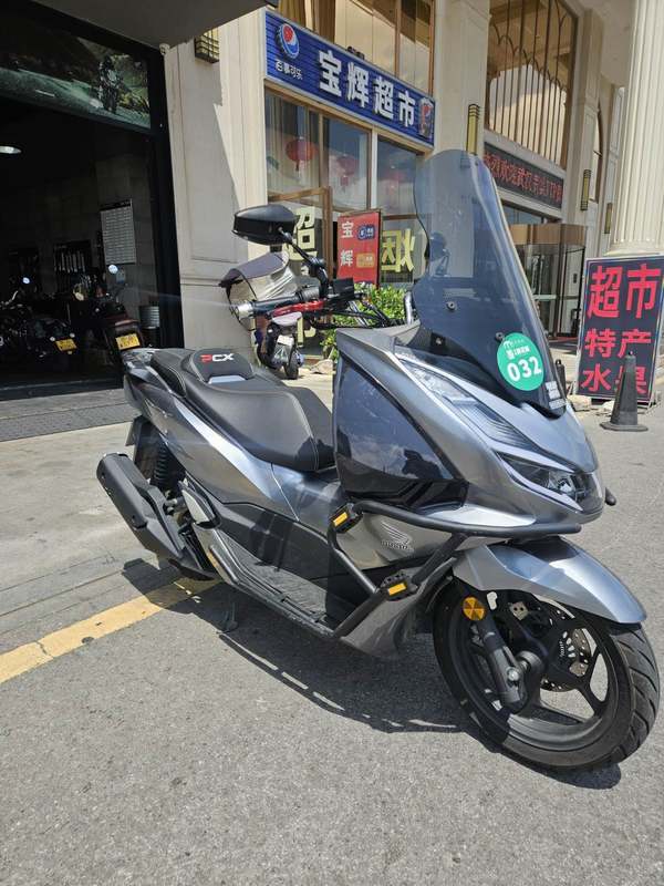 二手五羊本田PCX