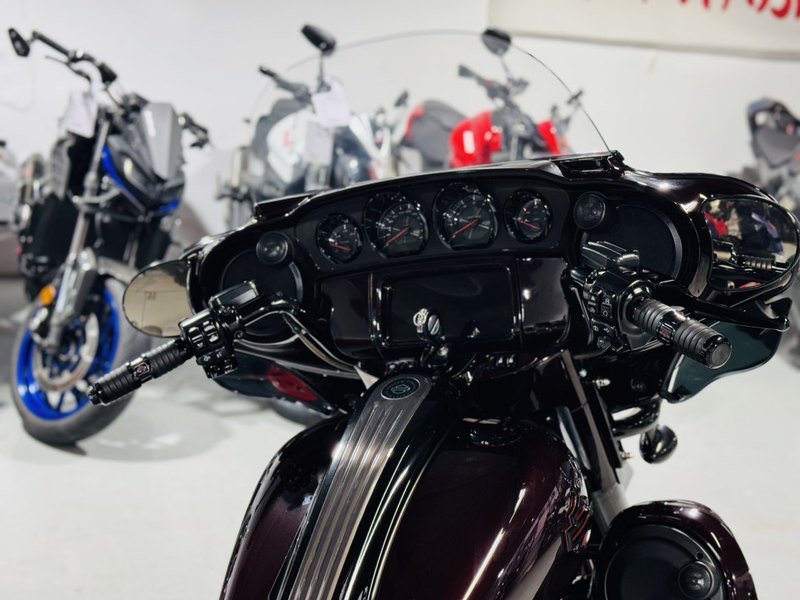 二手哈雷戴维森大道滑翔 Street Glide