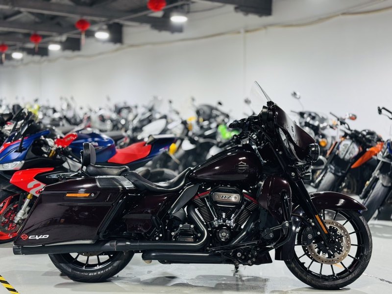 二手哈雷戴维森大道滑翔 Street Glide