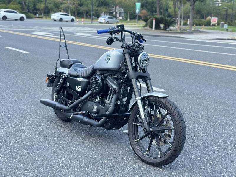 二手哈雷戴维森Iron883 硬汉