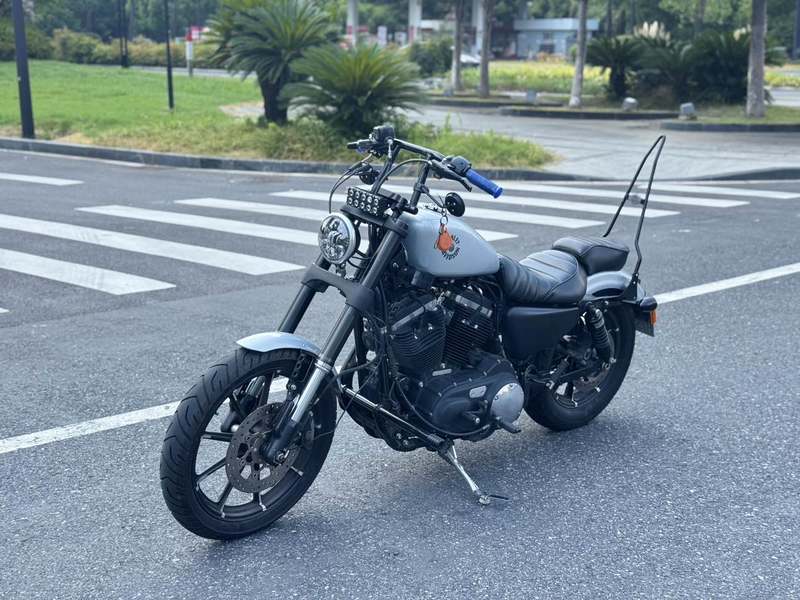 二手哈雷戴维森Iron883 硬汉