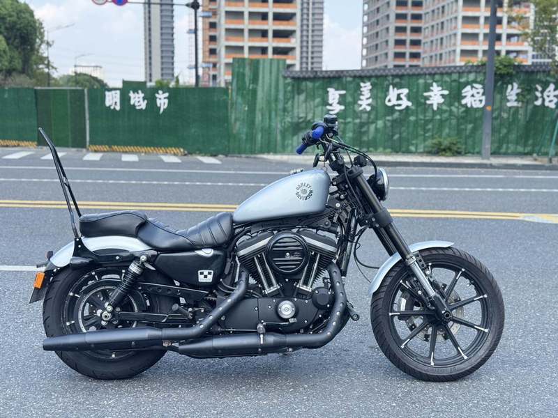 二手哈雷戴维森Iron883 硬汉