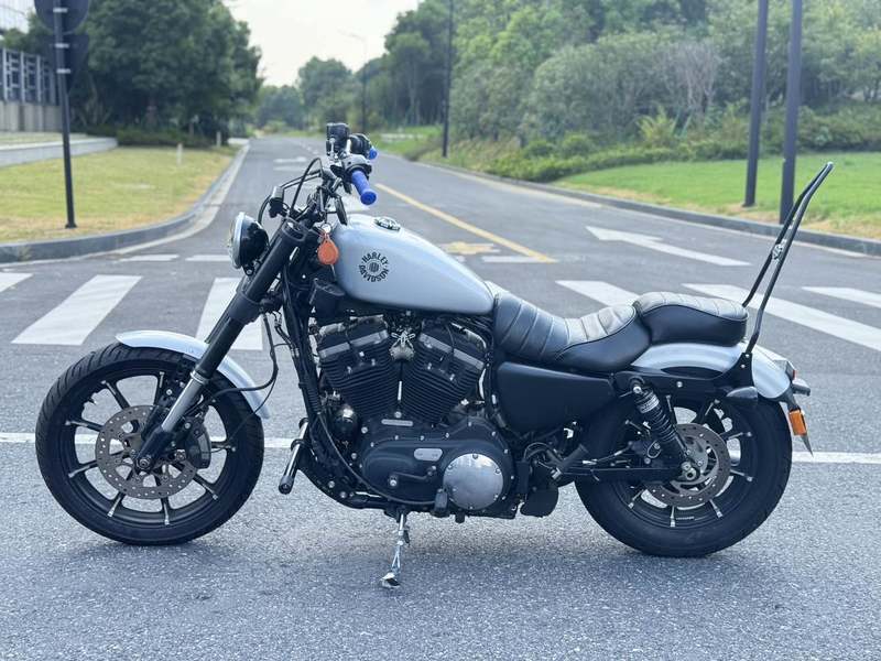 二手哈雷戴维森Iron883 硬汉