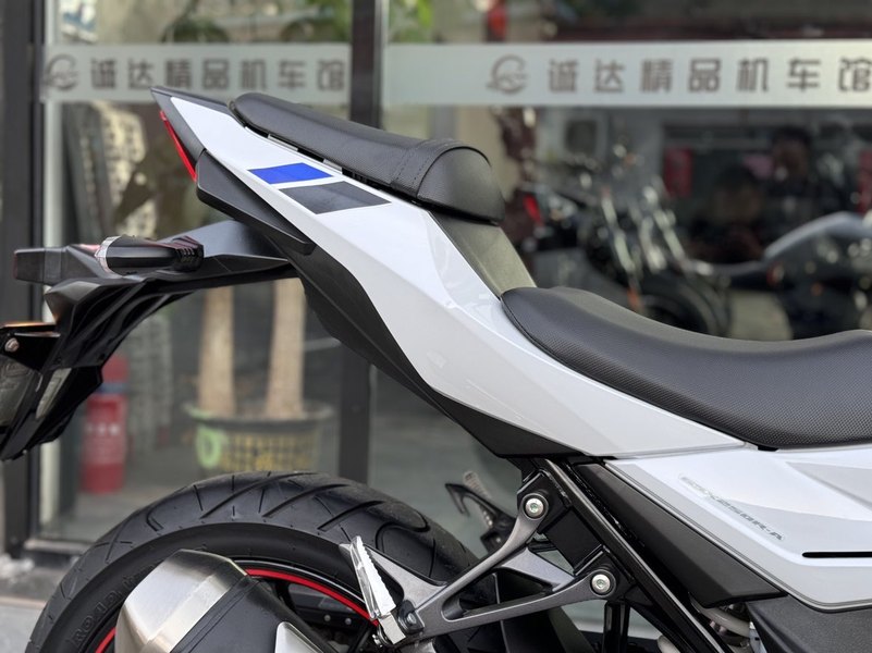 二手豪爵铃木GSX250R