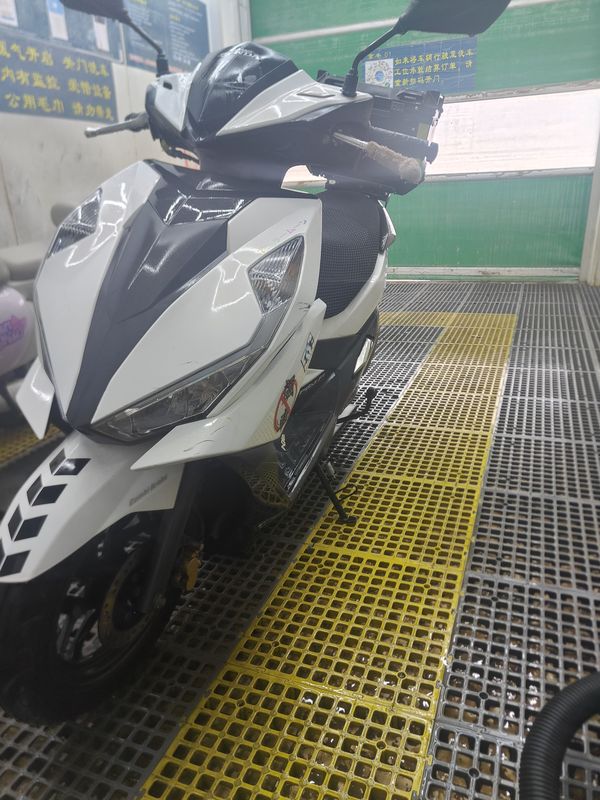 二手五羊本田NX125