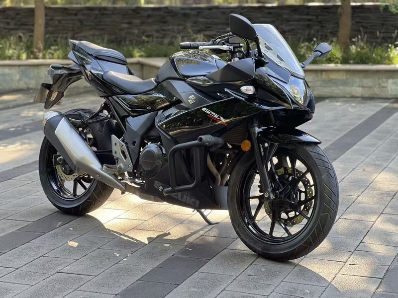 二手豪爵铃木GSX250R
