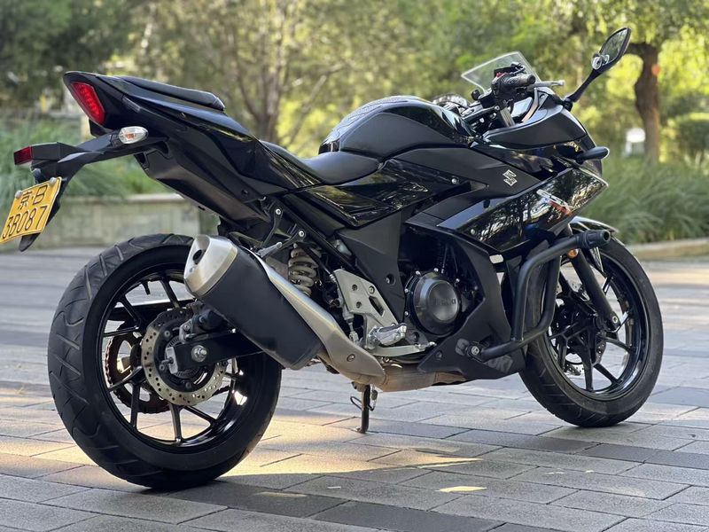 二手豪爵铃木GSX250R
