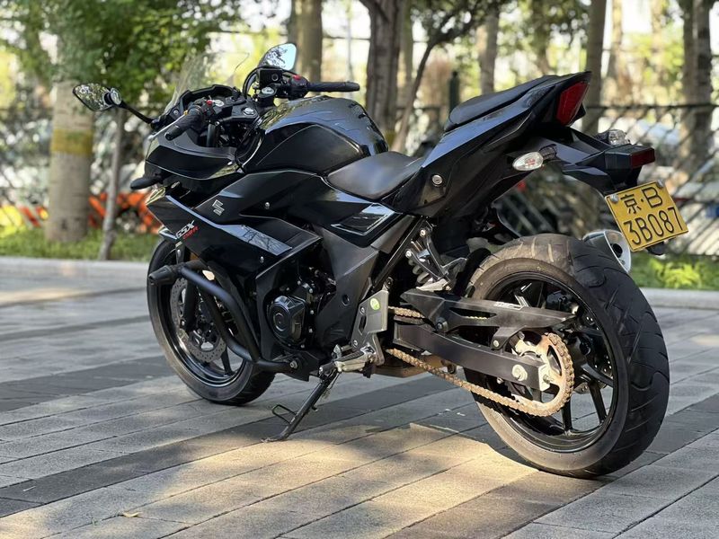 二手豪爵铃木GSX250R