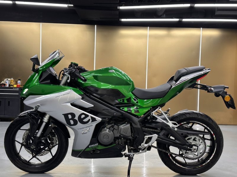 二手贝纳利龙卷风 Tornado 252R