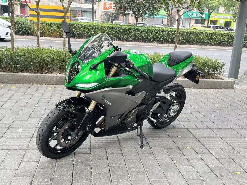 二手贝纳利龙卷风 Tornado 402R